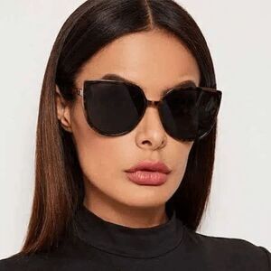 Leopard Print Fashionable Ladies Sunglasses